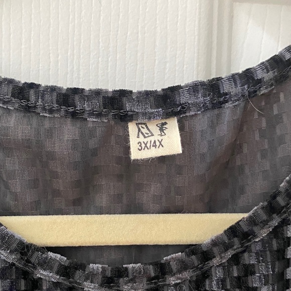 Fashion Brand Company Black Textured Crop Top - Picture 2 of 4